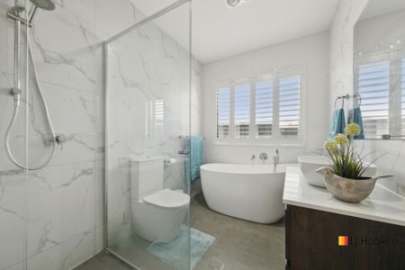 Well Appointed Spacious Home - Photo 4