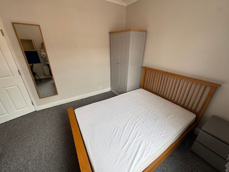 Diamond Street, The Groves - P2163 - Photo 5