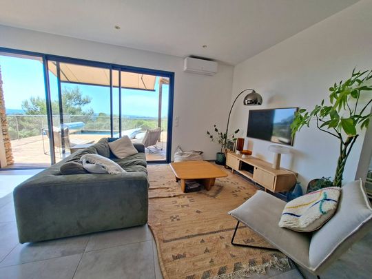 Location Maison 6 pièces 145m² NIMES 30000 - Photo 1