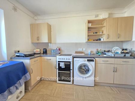 2 bedroom flat to rent - Photo 5