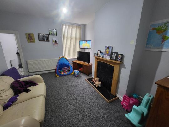 2 bedroom terraced house to rent - Photo 1