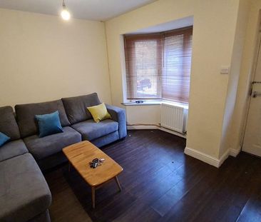 4 bedroom townhouse to rent - Photo 5