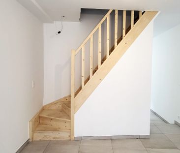 Deze volledig gerenoveerde woning (2025) biedt modern wooncomfort o... - Photo 5