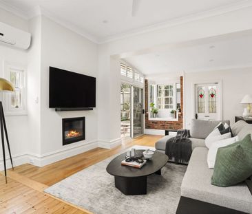 Character Art Deco Semi - Photo 5