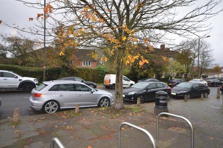 1 bedroom in a house share to rent - Photo 5