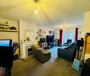 3 bedroom semi-detached house to rent - Photo 2