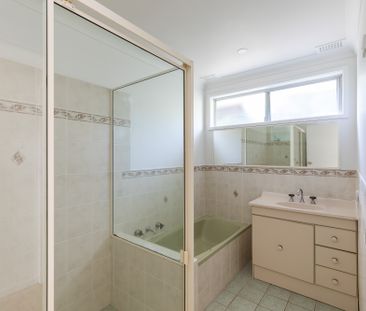 17 Hawkins Street, New Lambton NSW 2305 - House For Rent | Domain - Photo 5