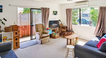 Charming 3BR Home in Taita, Hutt Valley - Photo 5