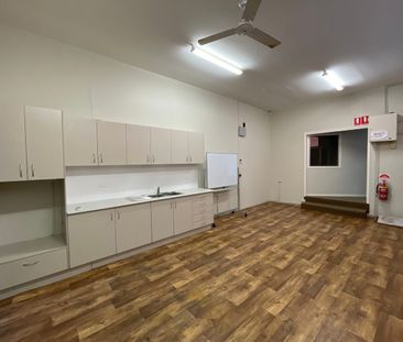 Modern 2-Bedroom Flat in the Heart of the CBD – Utilities Included! - Photo 1