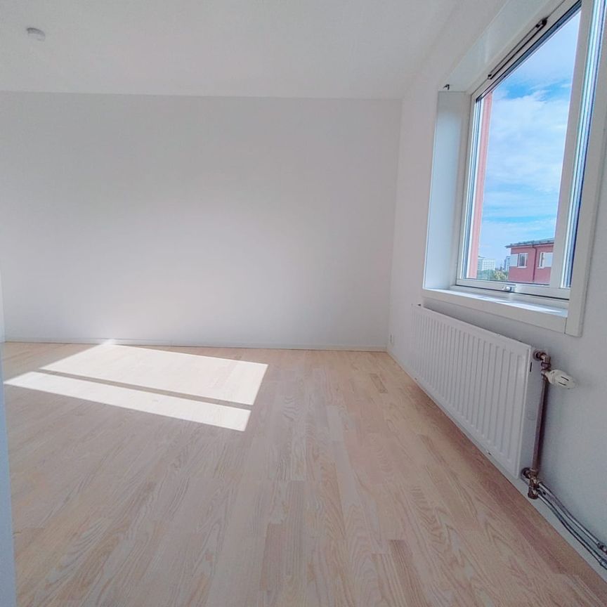 Bjursätragatan, Bandhagen - Photo 1