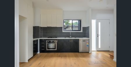 Modern Comfort in a Prime Reservoir Pocket - Photo 4