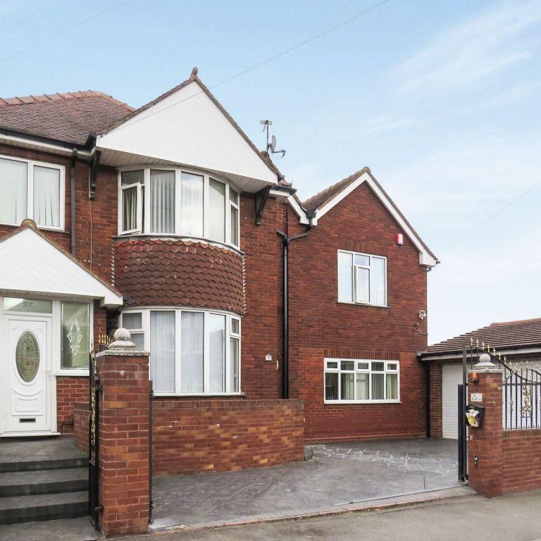 4 bedroom detached house to rent - Photo 1