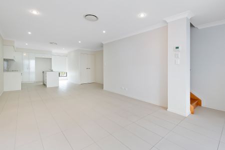3/61 East Quay Drive, Biggera Waters QLD 4216 - House For Rent - $870 | Domain - Photo 2