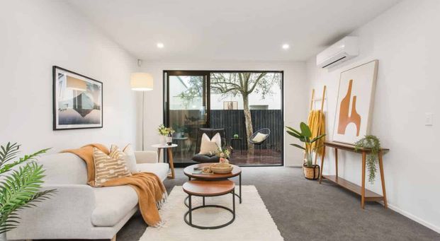 Contemporary Urban Living with Style and Comfort - Photo 1