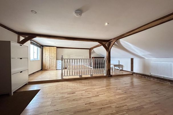 Barn conversion to rent - Photo 1