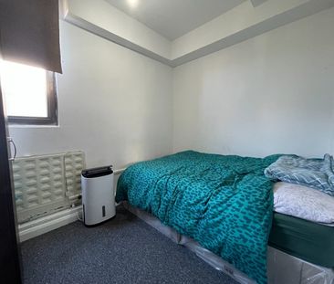 2 Bed Flat, Mede House, SO15 - Photo 3