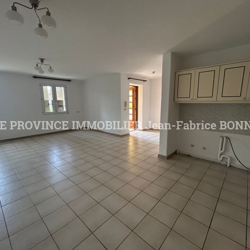 Location Maison 3 pièces 79m² VALREAS 84600 - Photo 1