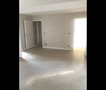 Location Appartement Studio 40 m² Rosnay - Photo 3