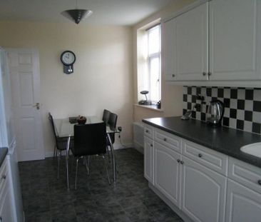 2 Bedroom Apartment To Let - Photo 2