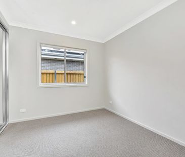 Brand new duplex boasting a low-maintenance lifestyle - Photo 3