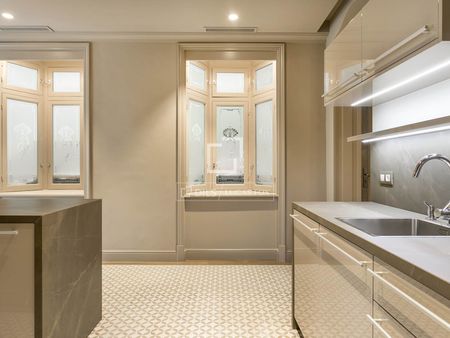 Exclusive apartment for rent overlooking Passeig de Gràcia, Barcelona - Photo 5