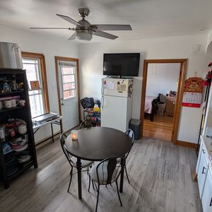 Beau 4 1/2 Près De La Station Monk - Photo 2