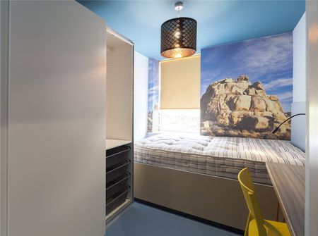 63 Newsome Road, Huddersfield, HD4 - Photo 2