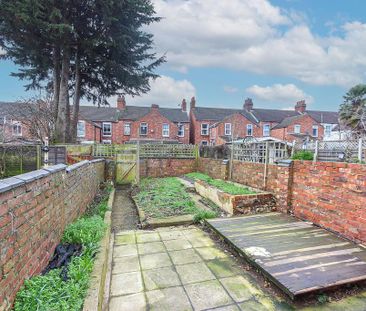 3 bedroom terraced house to rent - Photo 5