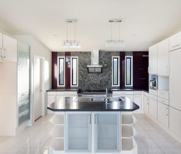 Stunning Hilltop Home with Skyline Views - Photo 5