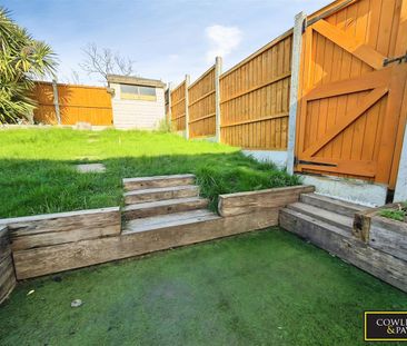 Beazley End, Wick Meadows, Wickford - Photo 3