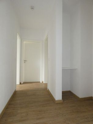 *** 3 Raum Whg mit Balkon ruhig im Grünen!*** - Foto 1