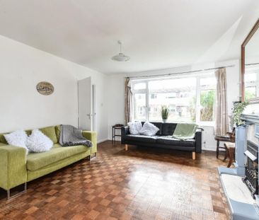 4 bedroom semi-detached house to rent - Photo 1