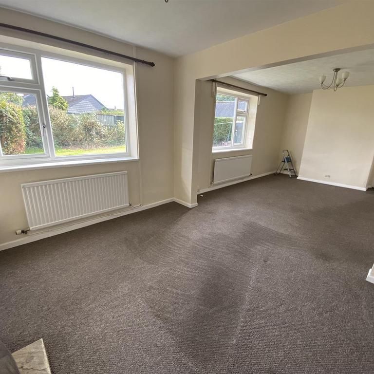 3 bedroom semi-detached house to rent - Photo 1