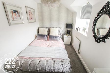 2 bedroom semi-detached house to rent - Photo 5