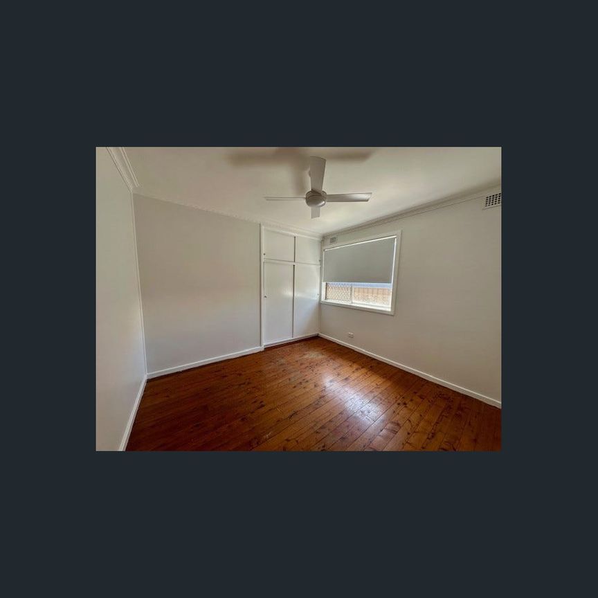 Freshly painted one bedroom unit just a 10 minute walk to Newcastle TAFE and close to the heart of Newcastle - Photo 1