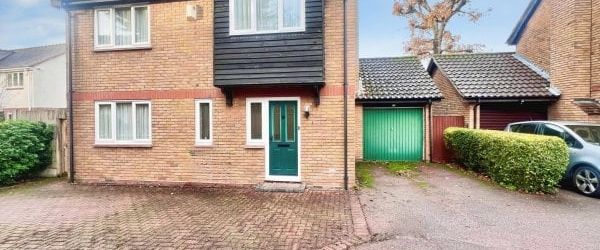 The Pines, Basildon - Photo 1