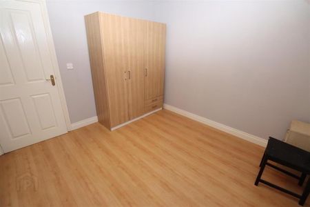 81h Ballyeaston Road, Ballyclare, BT39 9BS - Photo 2