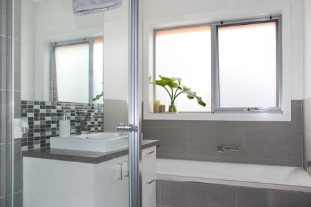 CLEAN UNIT IN GREAT LOCATION - Photo 5