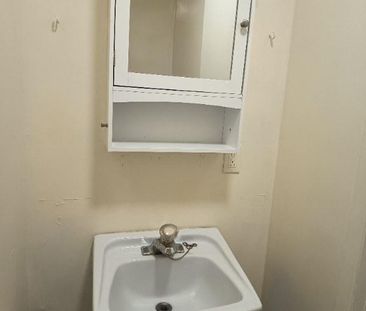 Chambre à louer dans maison de chambres - Photo 3