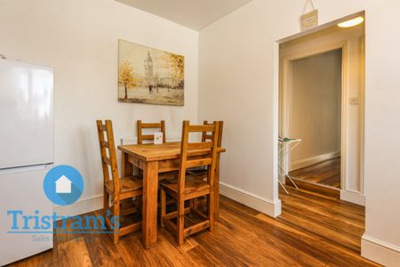 2 bed Flat for Rent - Photo 2