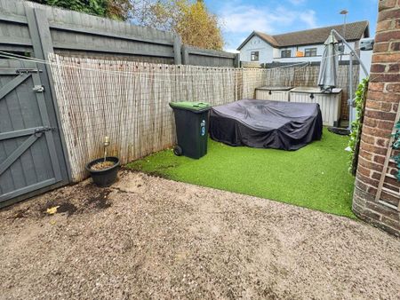 2 bedroom apartment to rent - Photo 3