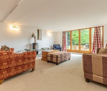 Asthall Leigh - Photo 4