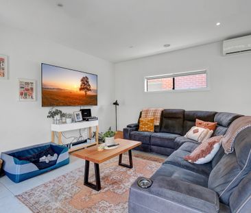 94 Dusseldorp Avenue, Pakenham VIC 3810 - House For Rent | Domain - Photo 1