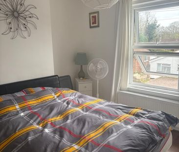 Room in a Shared House, Tremona Road, SO16 - Photo 5