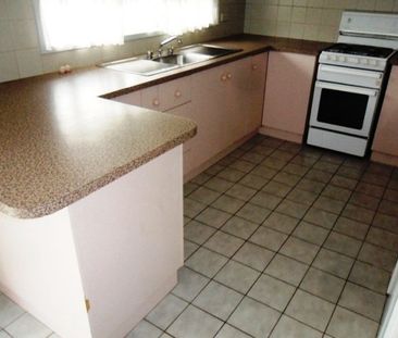 1/5 Kantara Crescent, Lara - Photo 4