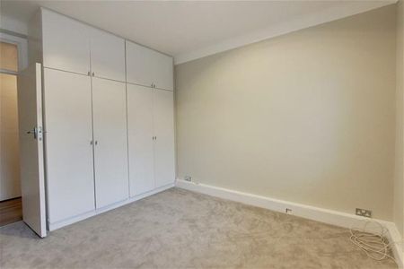 3 bedroom flat to rent - Photo 5