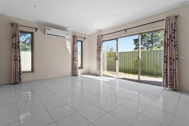 17A Kingsley Grove, Mount Waverley. - Photo 1