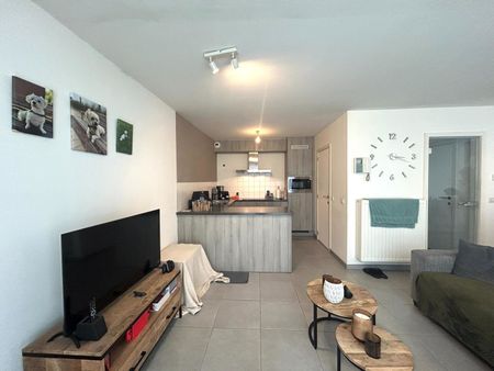 Instapklaar appartement met 2 slaapkamers op wandelafstand van centrum Roeselare! - Foto 4