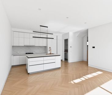 Brand New Luxury Townhouses in a Prime, Convenient Location - Photo 6