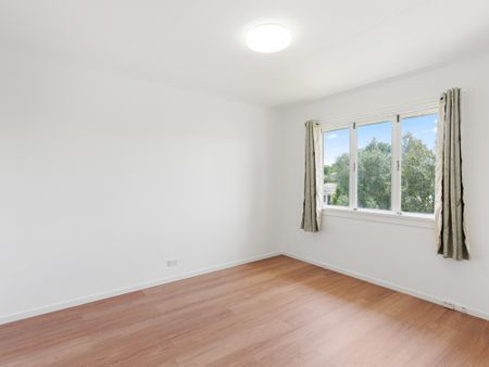 21 Luprena Street, Mansfield QLD 4122 - House For Rent | Domain - Photo 2